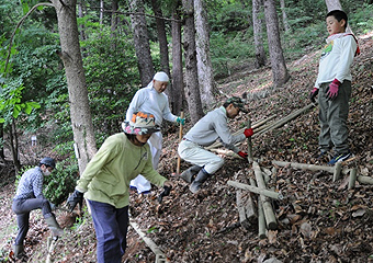 どんぐり山の環境保全、里山の素晴らしさを次世代に伝える